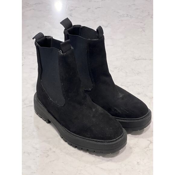 Sincerly Jules Women’s Chelsea Faux Suede Ankle Pull On Chunky Boots Size 6.5 - Picture 5 of 9